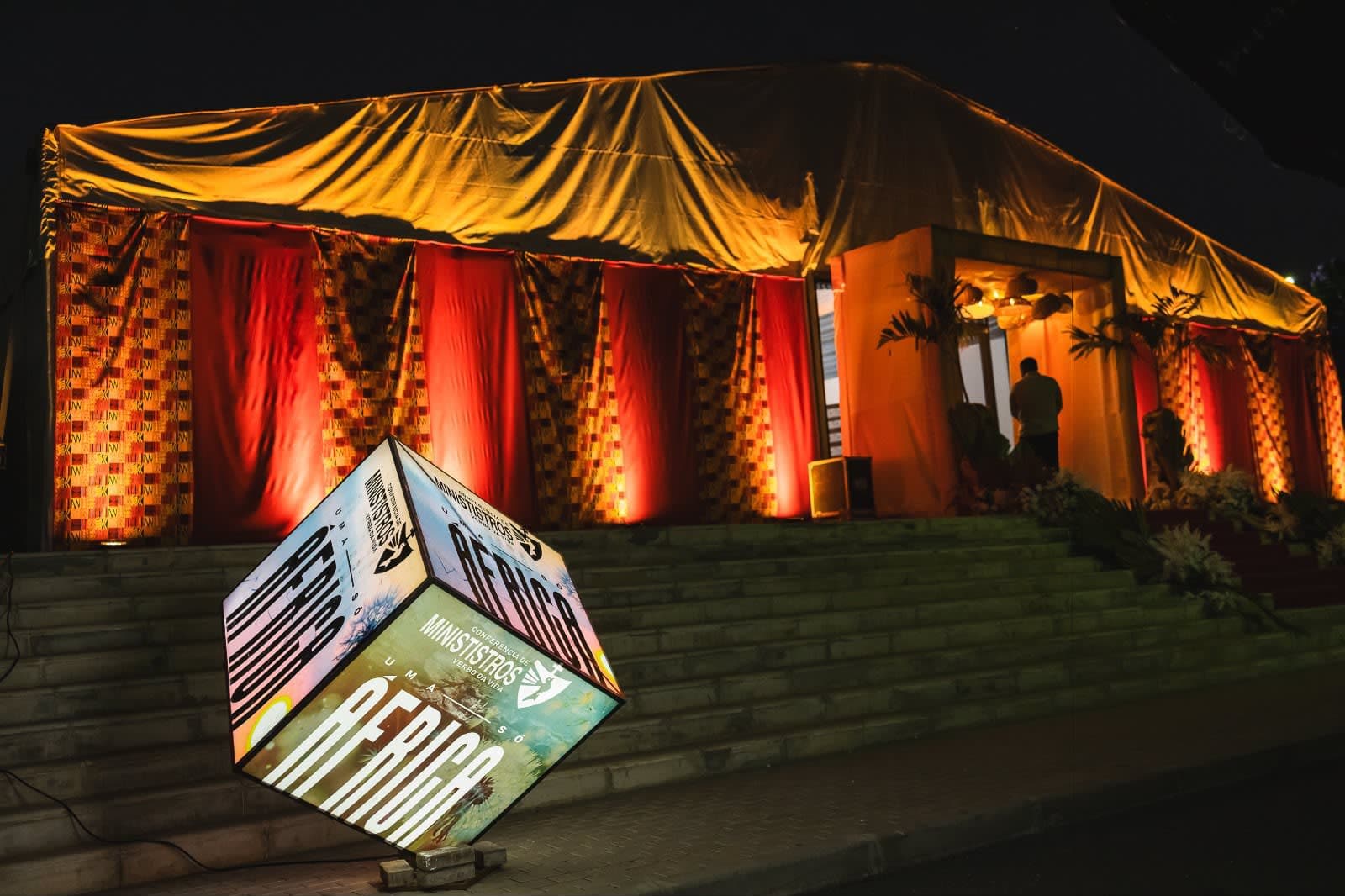 Cubo Gráfico 3D — Publicidade e Branding